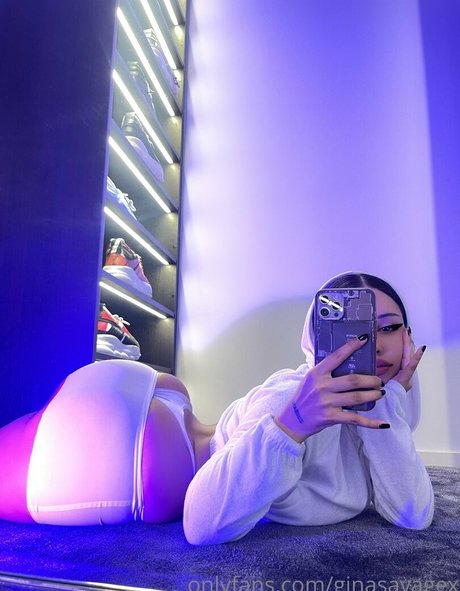 Gina Savage model pornographic img