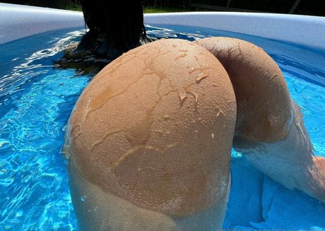 Gina Savage nudes actress archive