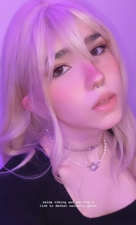 Arielle Maxine art star img