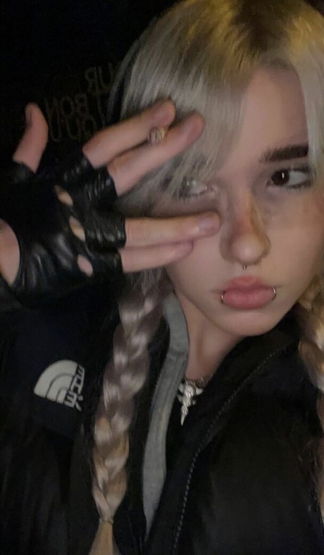 Arielle Maxine model exclusive pics