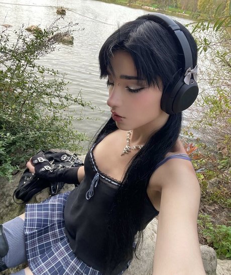 Arielle Maxine model xxx gallery