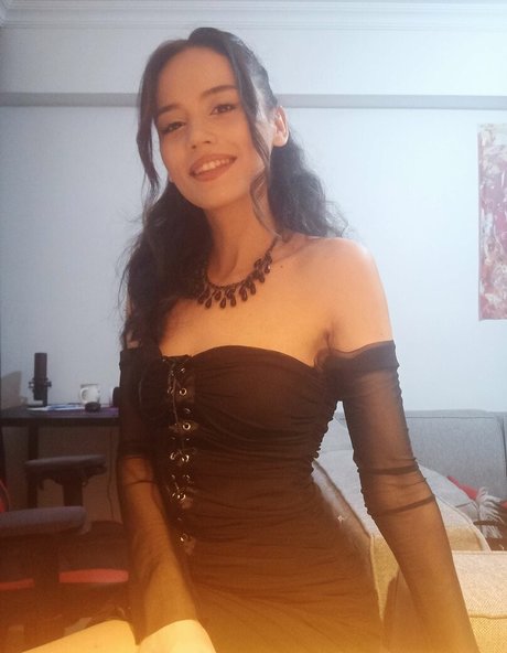 Arlequin ASMR beautiful actress images