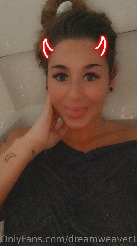 dreamweaver1996 model xxx pics