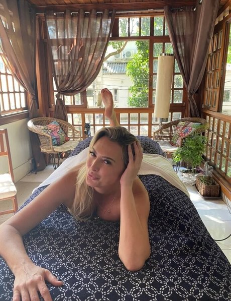 Sill Esteves star erotic pic