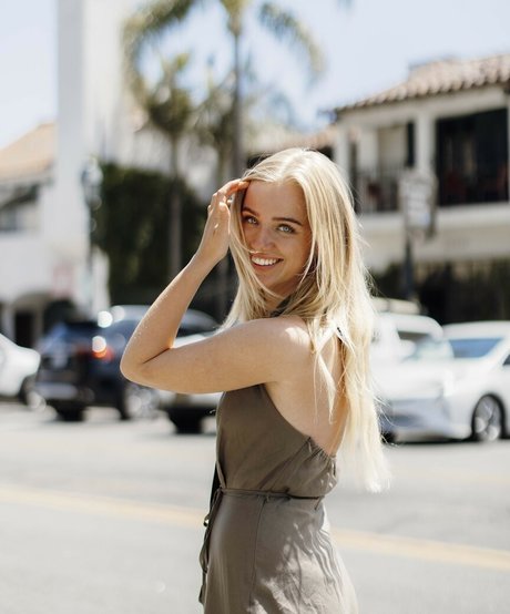 Eva Vlaardingerbroek model nudes pics