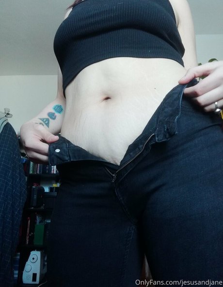 bisibeth nudes model image