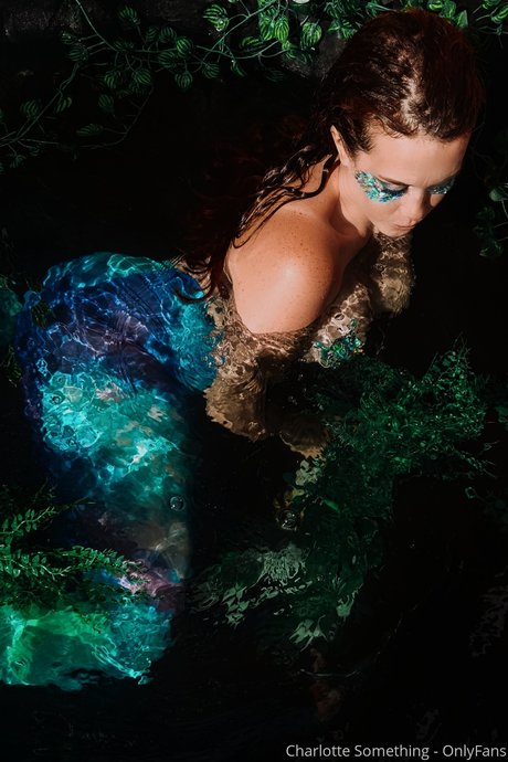 Charlotte Something nice model picture