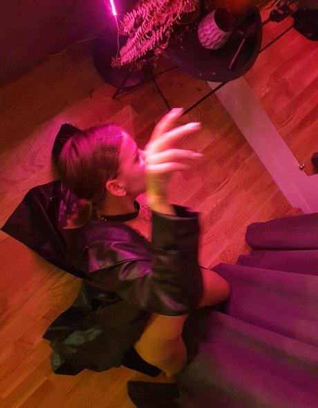 Baby Yona adult star photo