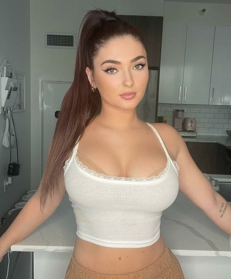 Hanna Kalasky exclusive pornstar image