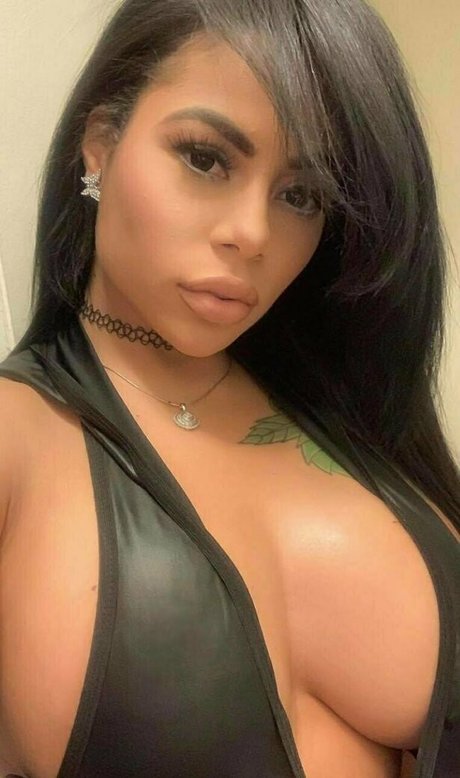 Strellakat nudes model img