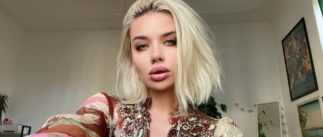 Sweet Aliceee model photos