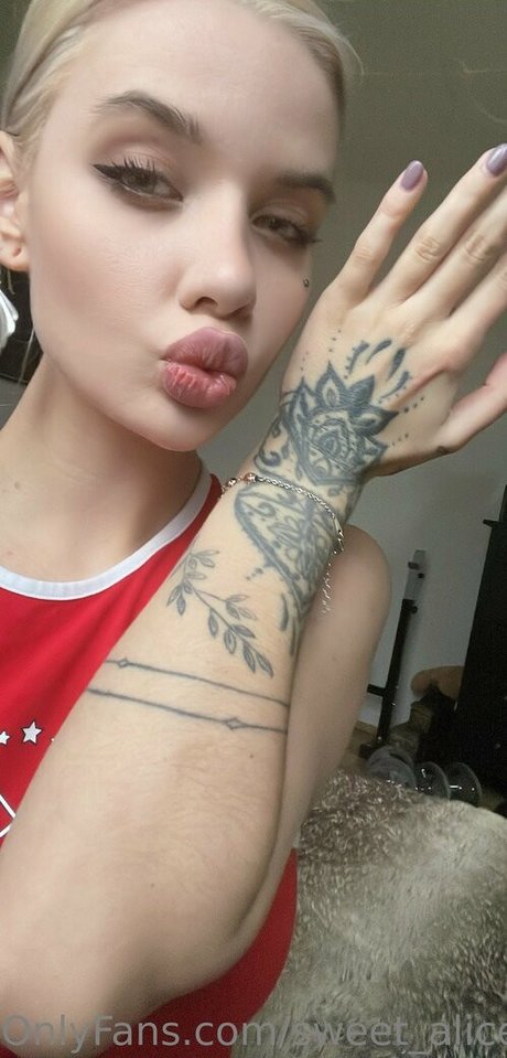 Sweet Aliceee hot pornstar photo