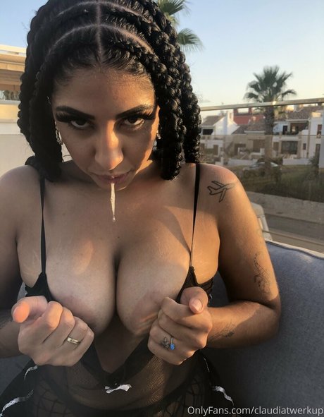 ClaudiaTwerkUp star erotic pic