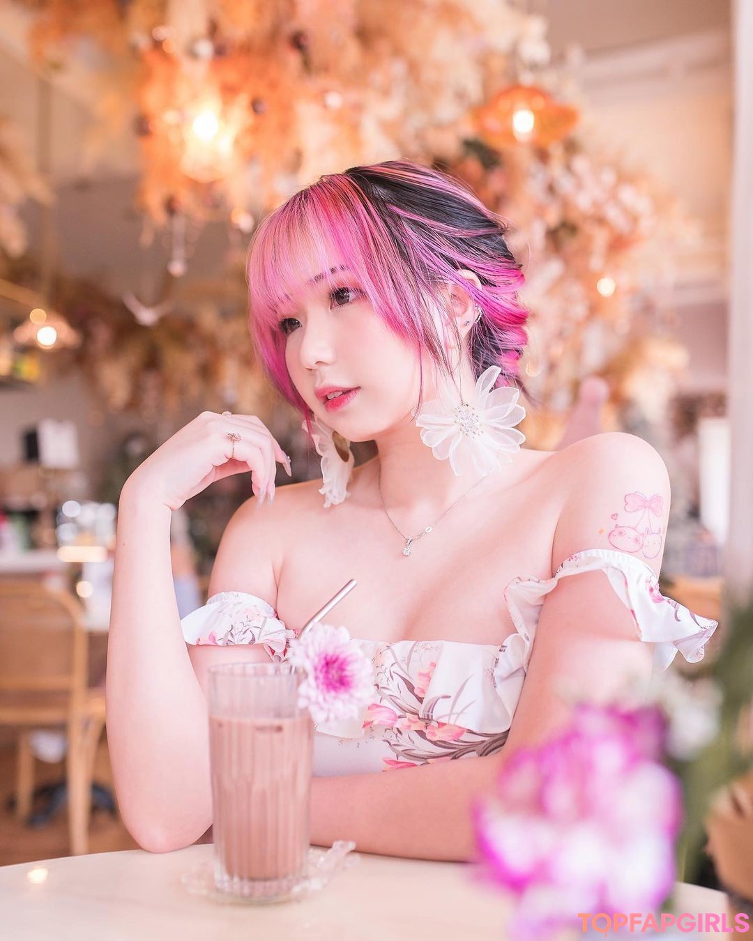 Akaei Ray pornstar gallery