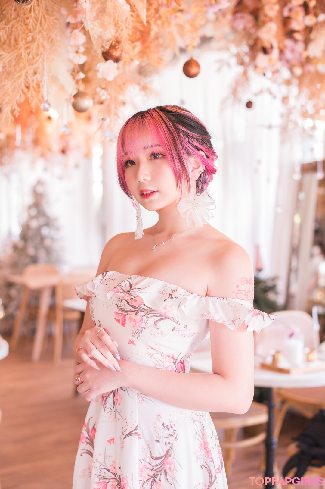 Akaei Ray model sex pic