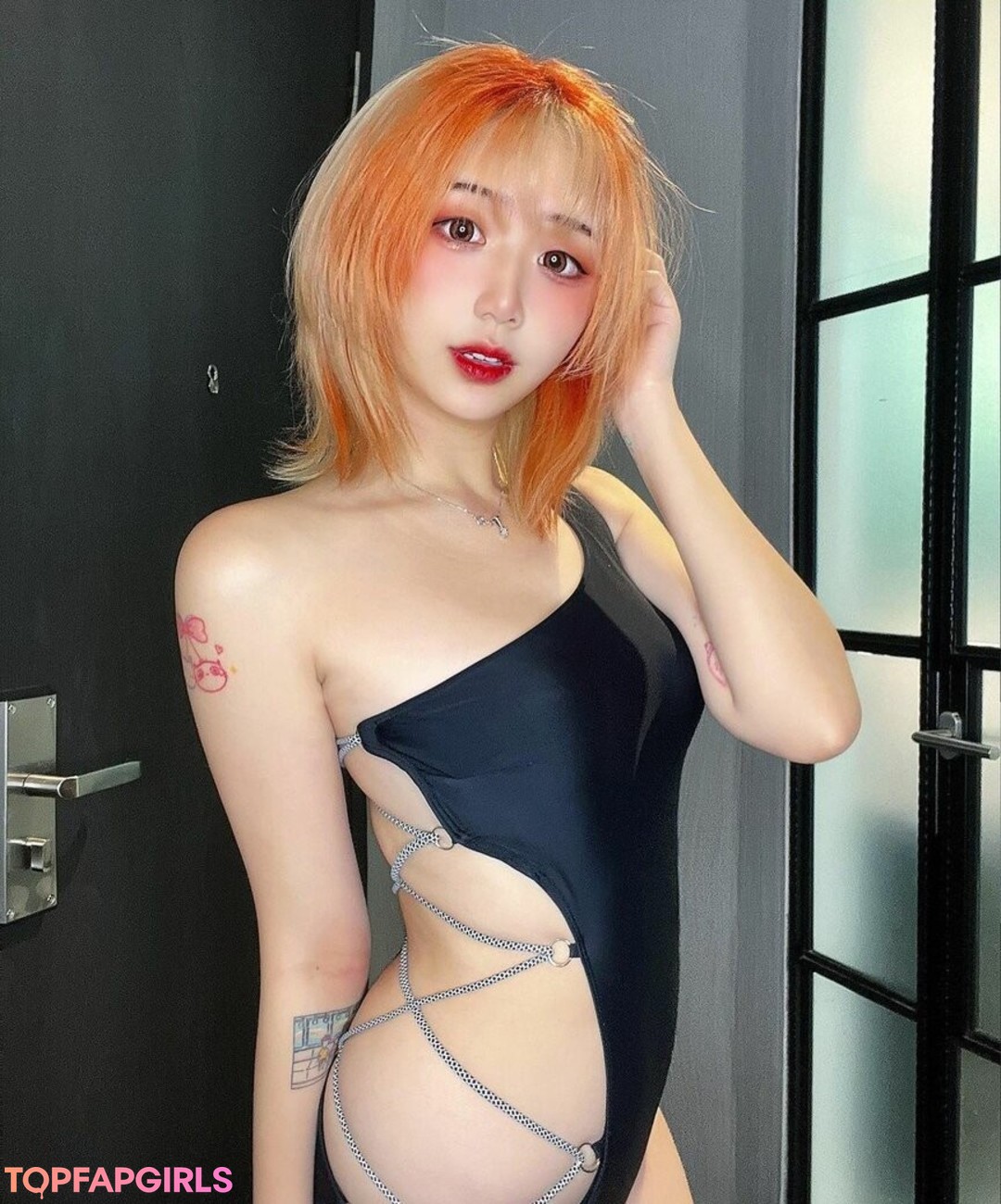 Akaei Ray pornstar nude pics