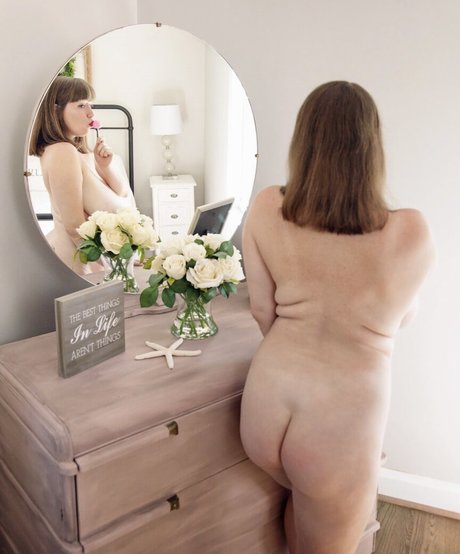 loisplz sex actress photo