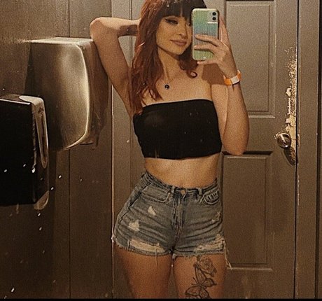 Mystichan pornstar image