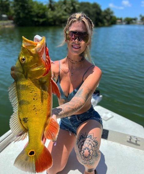 wtkhxrated exclusive star photo