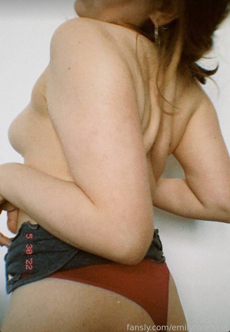 emilyforelsket nude actress photo