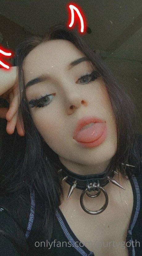 Purtygoth model pornographic photos