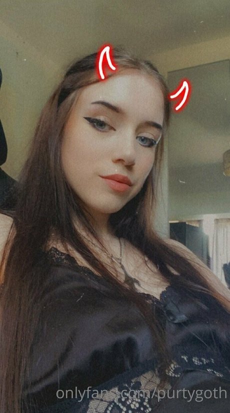 Purtygoth nude actress photo