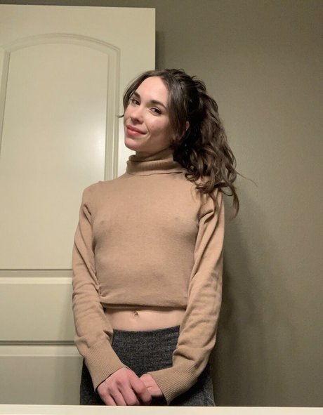 Sonia Sparrow exclusive pornstar photos
