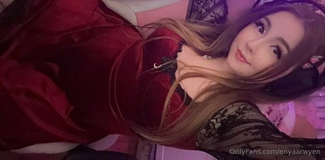 Enyaarwyen pornstar naked picture