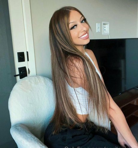 aprilpaigee model sexy images