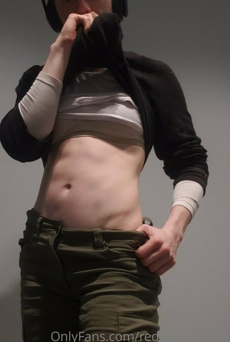 redsreferences model nude photo