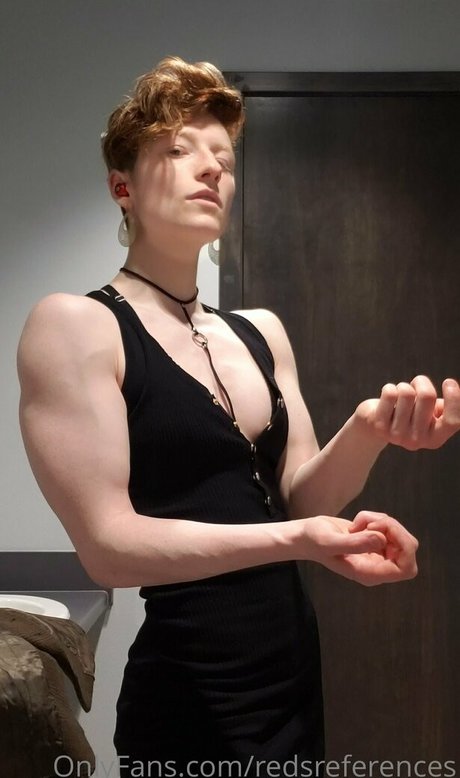 redsreferences naked model photo
