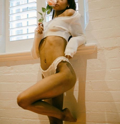 loochibabi erotic pornstar picture