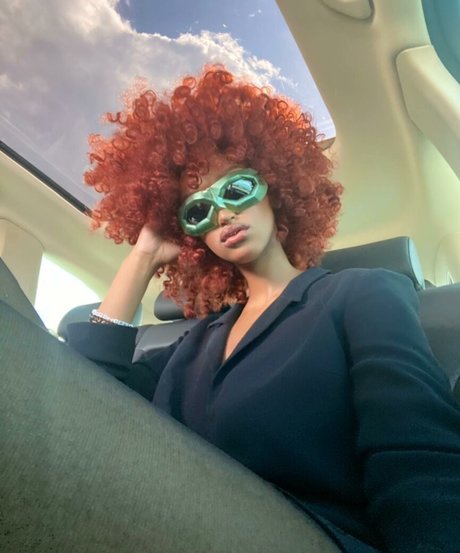 Solaya Ismail model perfect pic