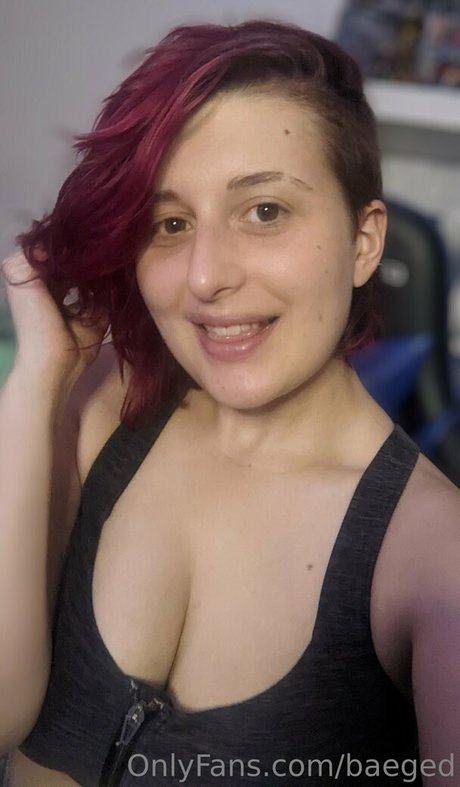 baeged exclusive model pic