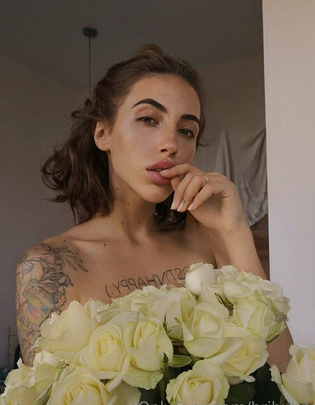 bribunn model nude pictures