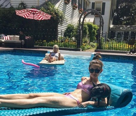 Kimiko Glenn model high quality archive