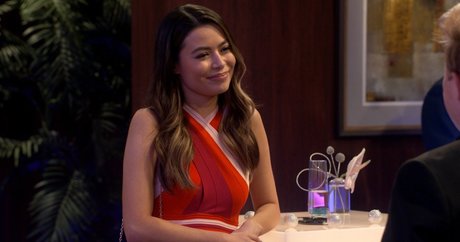 Miranda Cosgrove naked actress galleries