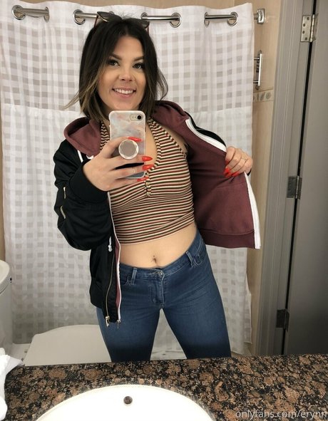 erynn pornographic model pic