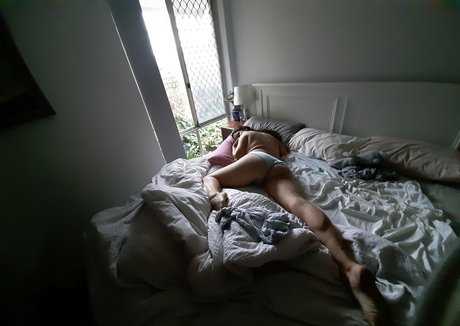 aussielilyfox exclusive star image