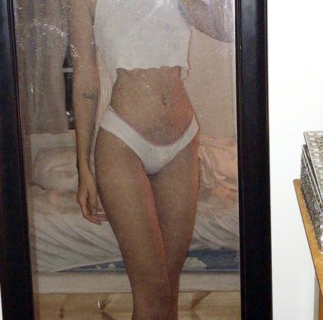 xulanichristine star exclusive image