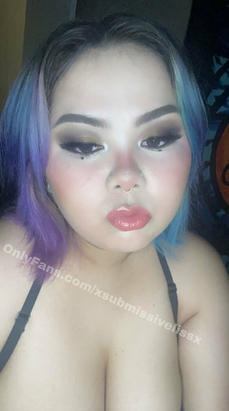 xsubmissivelissx naked model picture