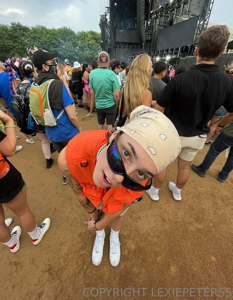 Lexiepeterss xxx pornstar images