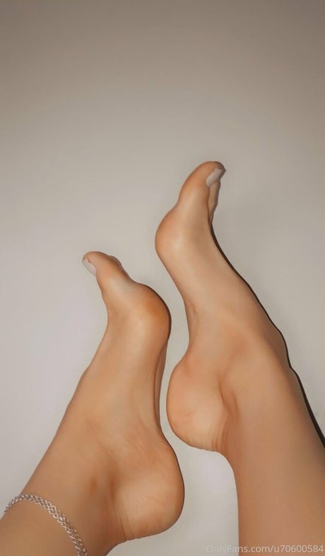 unigirlfeet model xxx pics