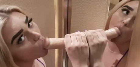 loganmilf nude actress image