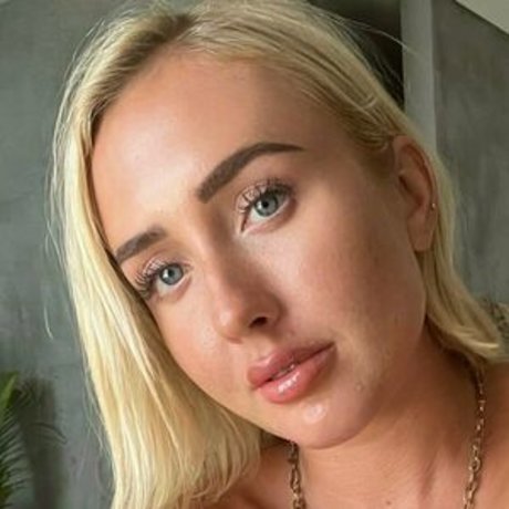 tiggysmith adult model pic