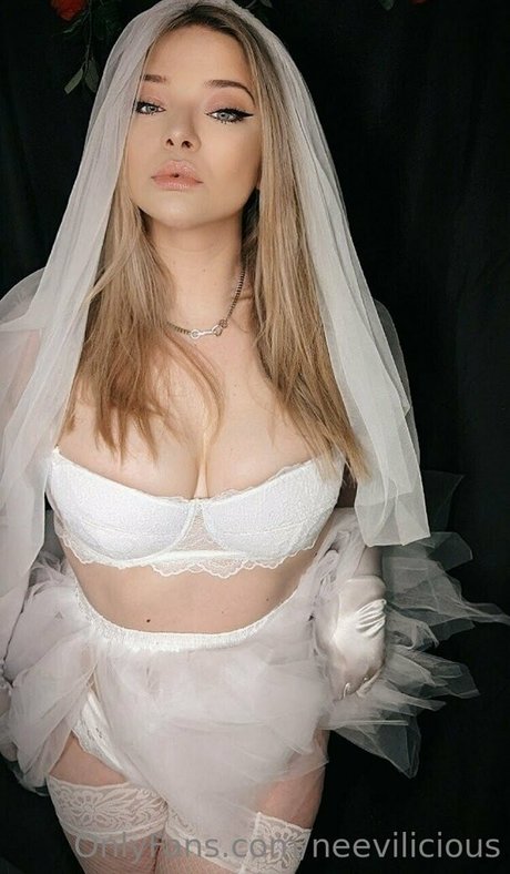 neevilicious sexy model archive