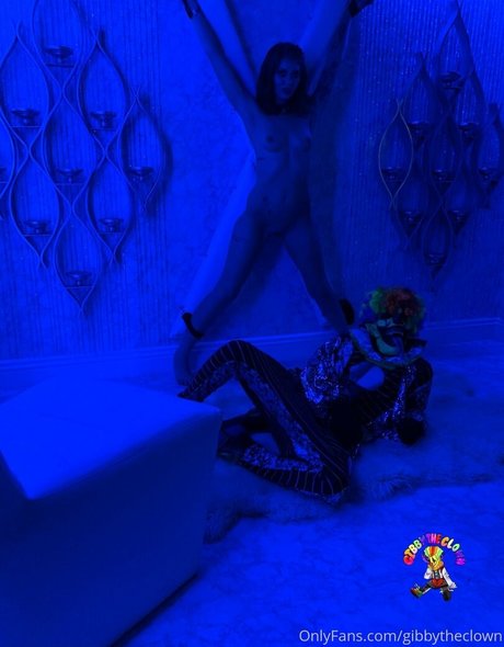 Gibbytheclown adult model image
