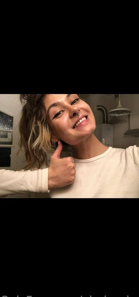 gloriosajaz98 model sexy pic