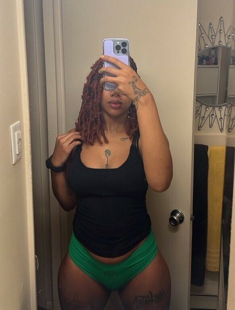 Prettyfacelashay model sexy pic
