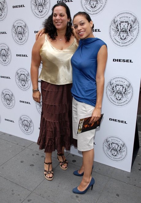 Rosario Dawson sexy model picture